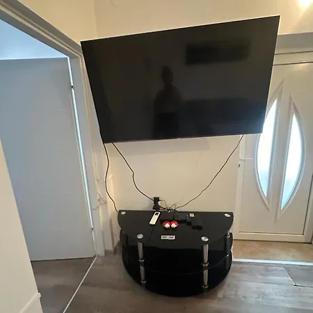 Ground Floor With Parking Erny * 풀라